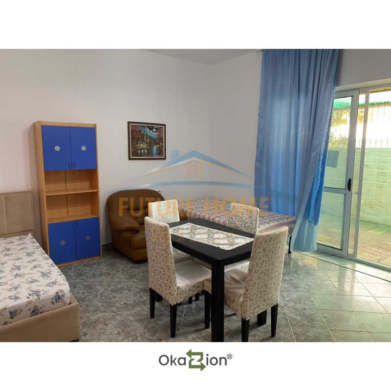Garsionerë për Shitje te QSUT, pranë SHISH