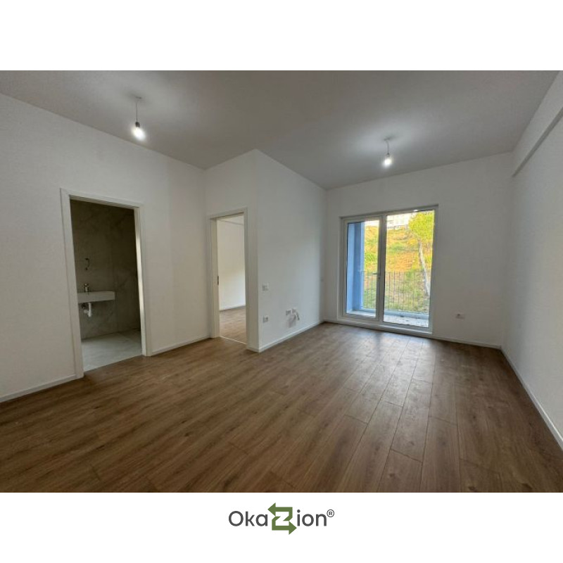 Shitet apartament 1+1 i pamobiluar tek rezidenca Oxa.