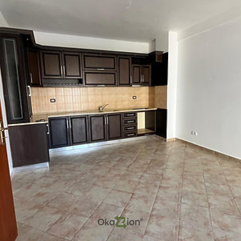 Apartament 3+1 per shitje ne Misto Mame.