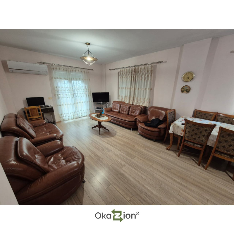 Apartament 2+1 per qira tek Komuna e Parisit.