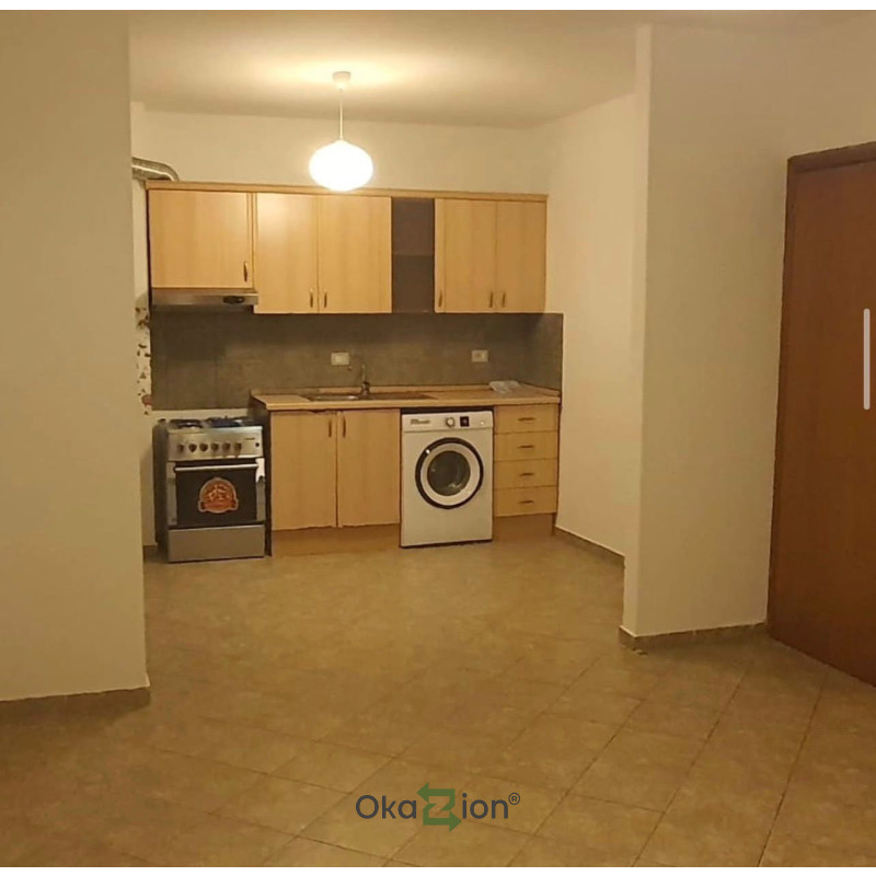 Apartament me qera Komuna e Parisit 1+1