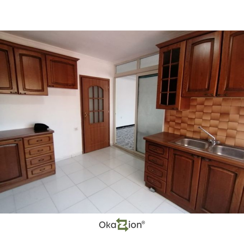 Jepet me qira apartament 2+1 tek Rruga Islam Alla