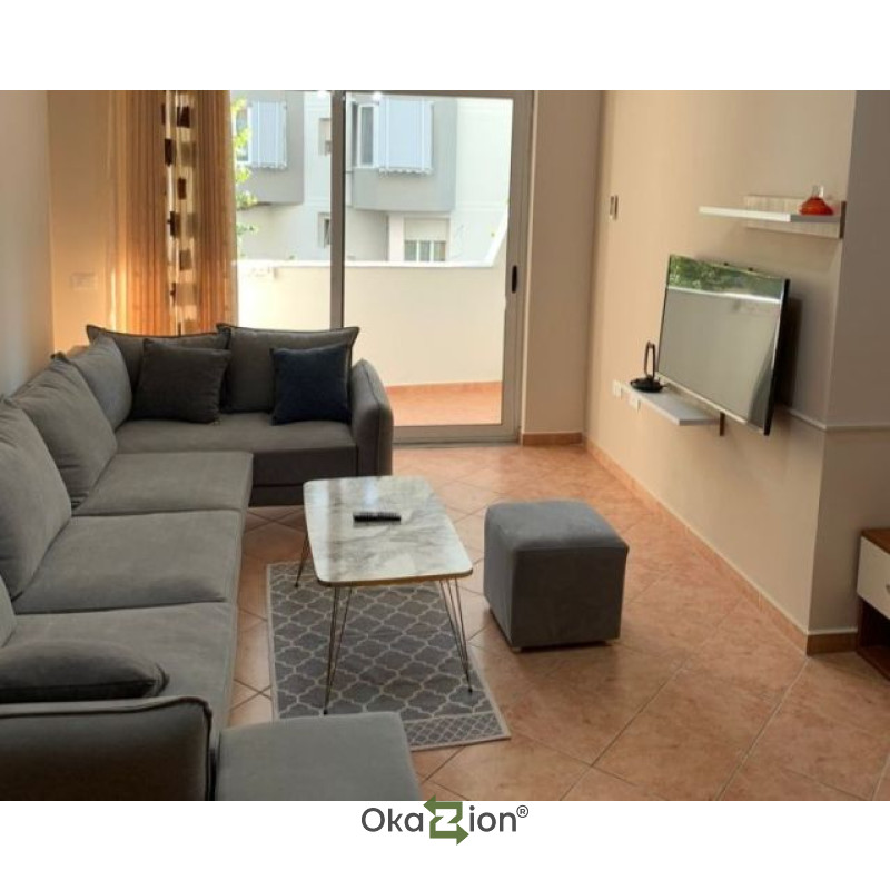 Jepet apartament 2+1 me qira , tek Komuna e Parisit